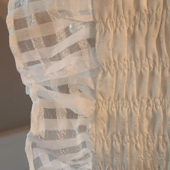 White - Picture 5 of 7